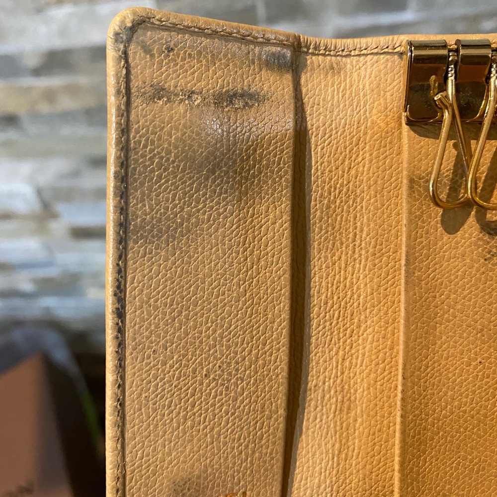 Chanel Calfskin CC button key holder - Picture 7 of 12